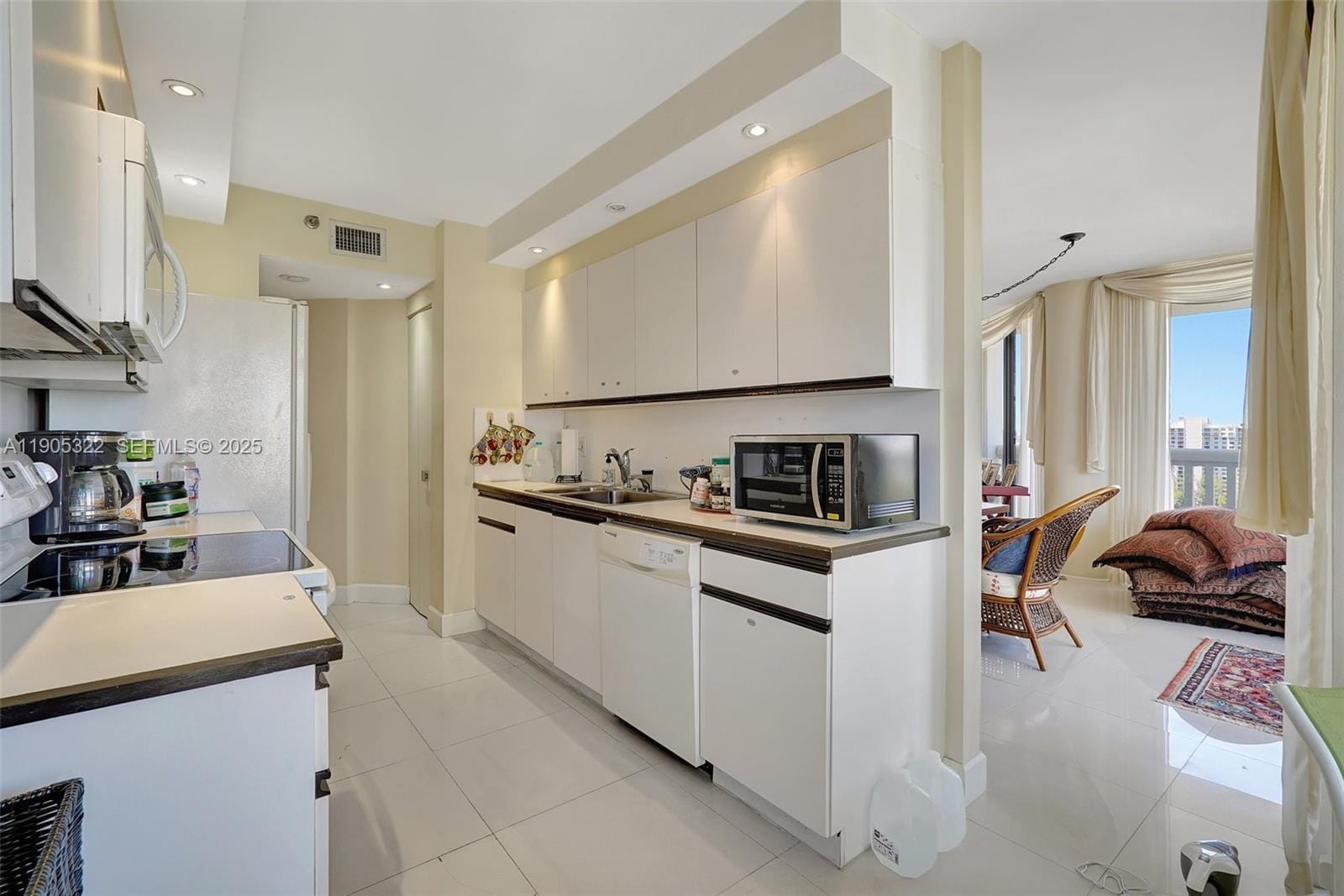 1000 Island Boulevard 2004, Aventura, FL 33160 photo 12