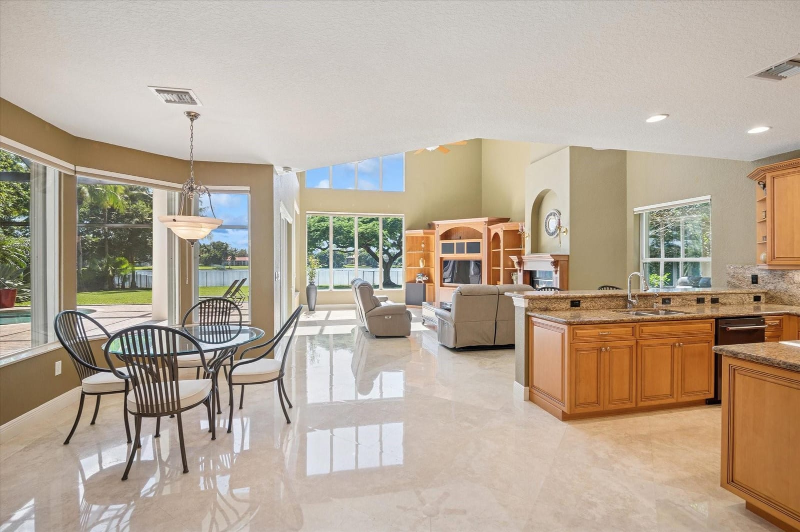 10372 N Lake Vista Circle — photo 5