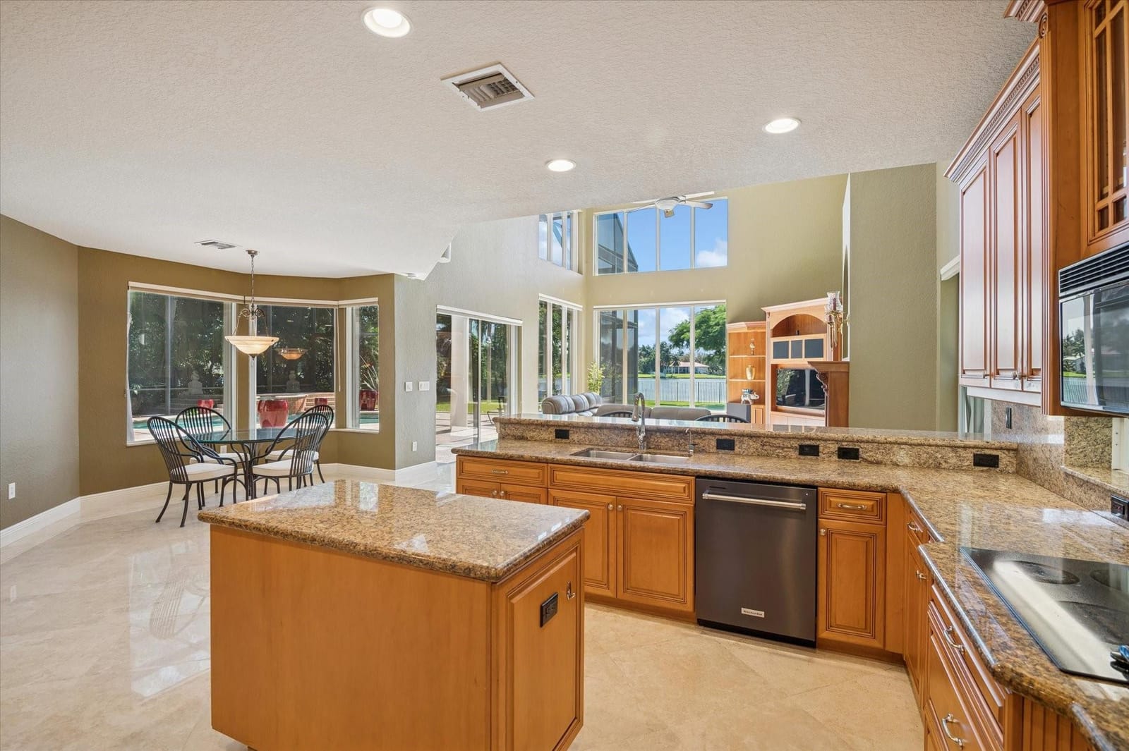 10372 N Lake Vista Circle — photo 6