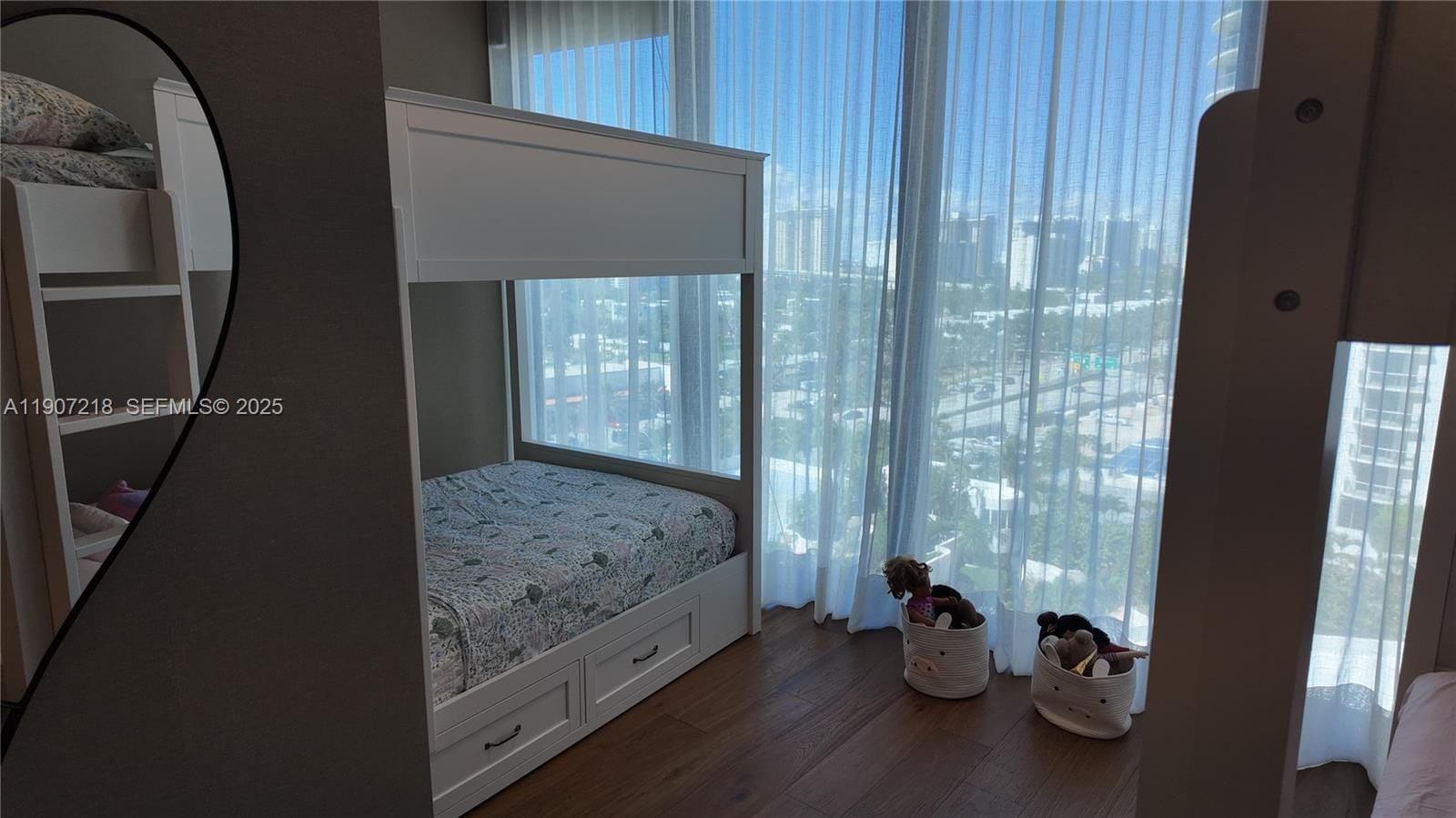 18555 Collins Avenue 905, Sunny Isles Beach, FL 33160 photo 17