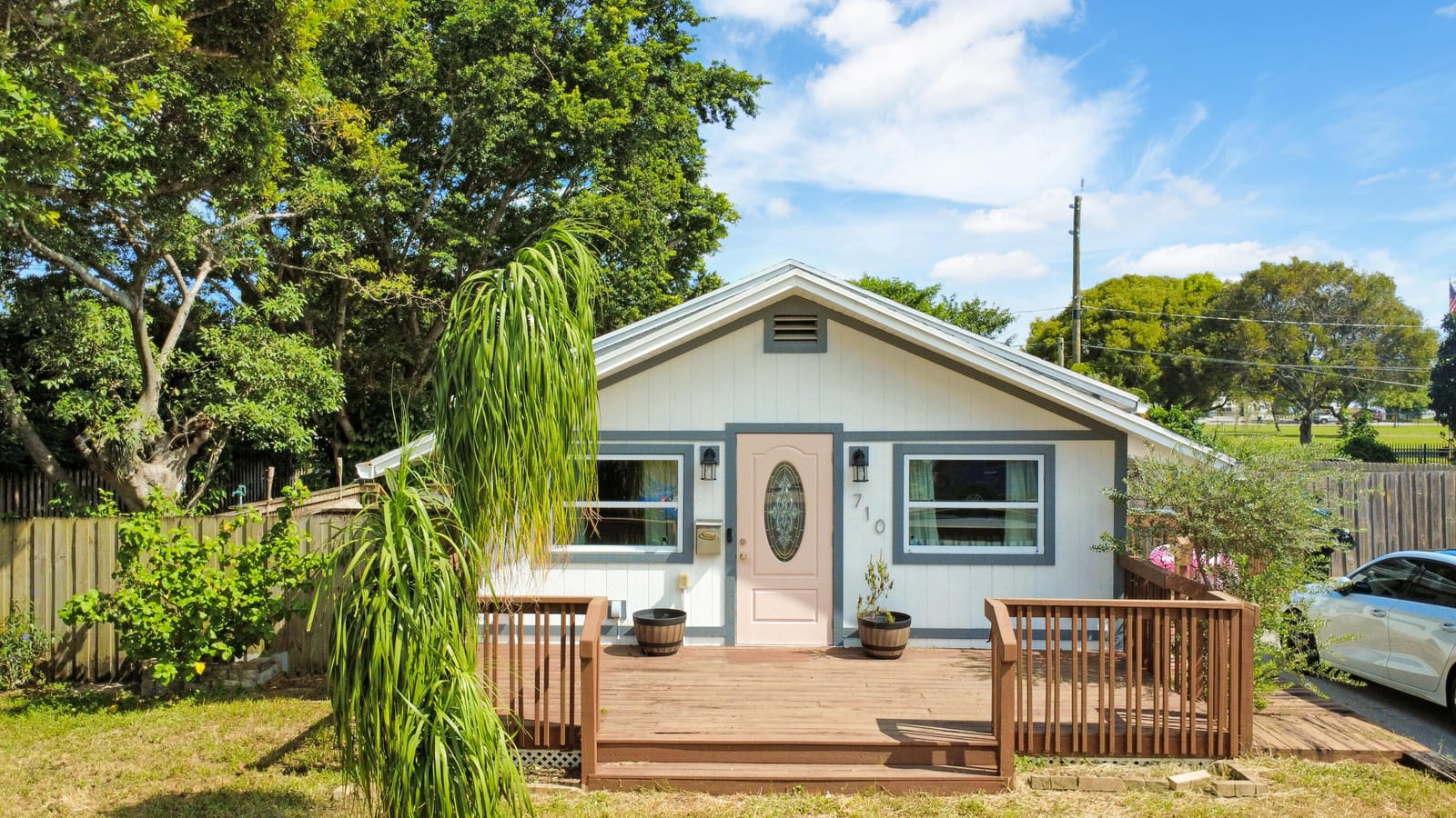 710 S Pine Street, Lake Worth Beach, FL 33460 photo 1