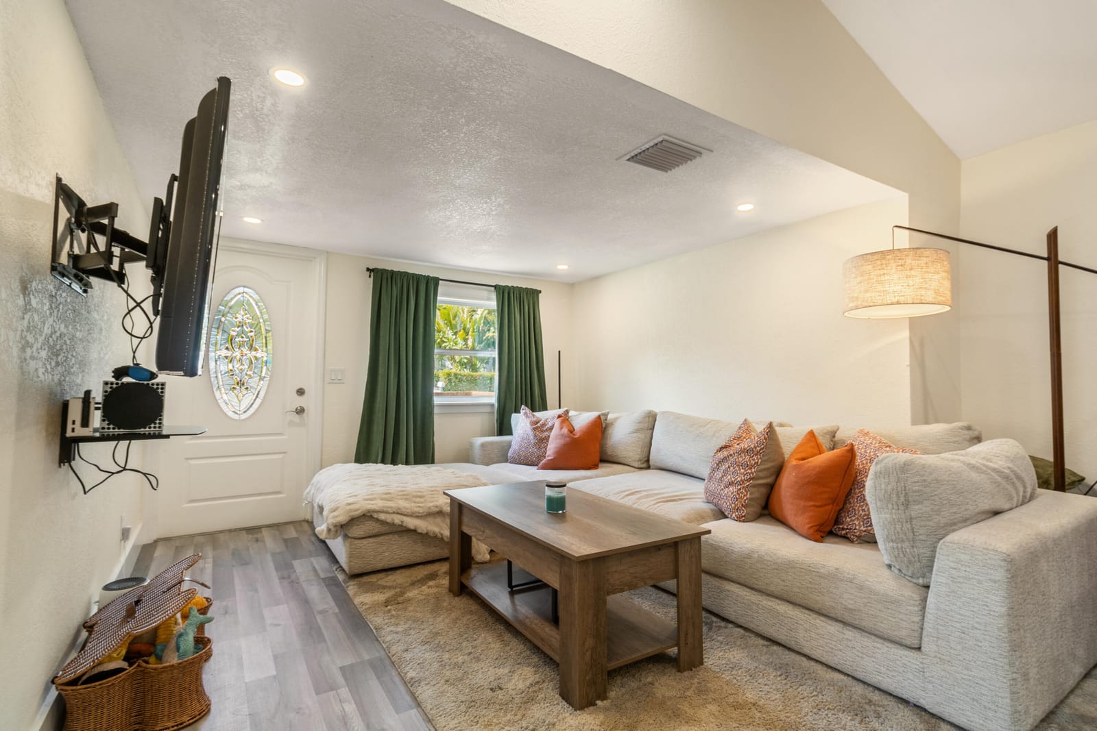 710 S Pine Street, Lake Worth Beach, FL 33460 photo 4