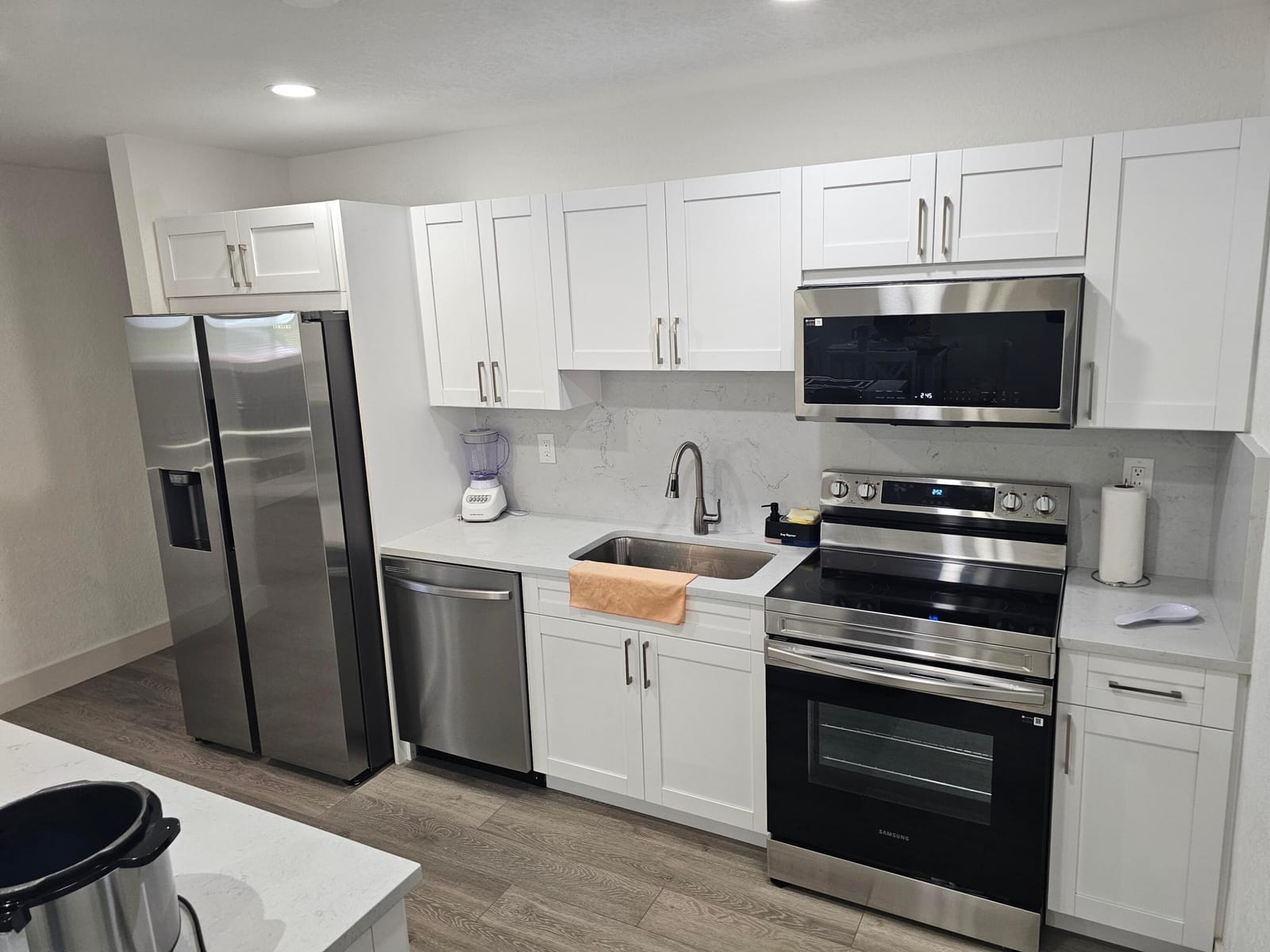 7860 NE 16th Street — photo 3