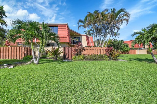 8392 Trent Court C, Boca Raton, FL 33433