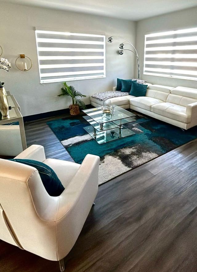 3080 NW 98, sold in Tropics Amd, Miami, FL