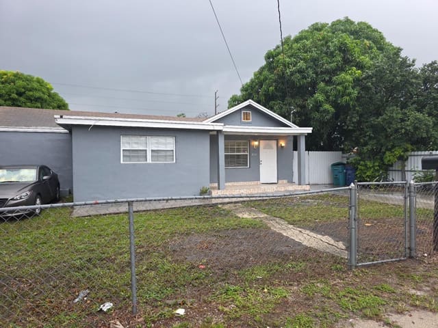 8030 NW 36th Place, sold in Pinedale, Miami, FL