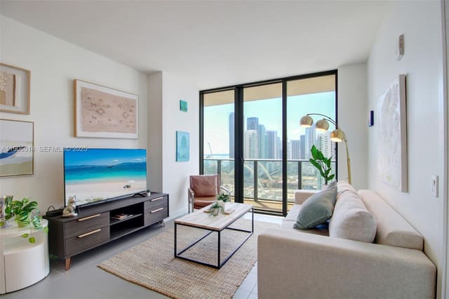 1600 NE 1st Avenue 2708, Miami, FL 33132