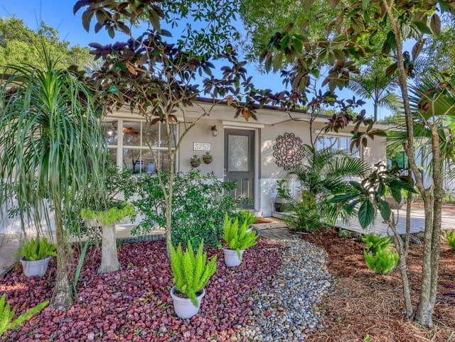 3757 Island Rd Road, sold in Cabana Colony, Palm Beach Gardens, FL