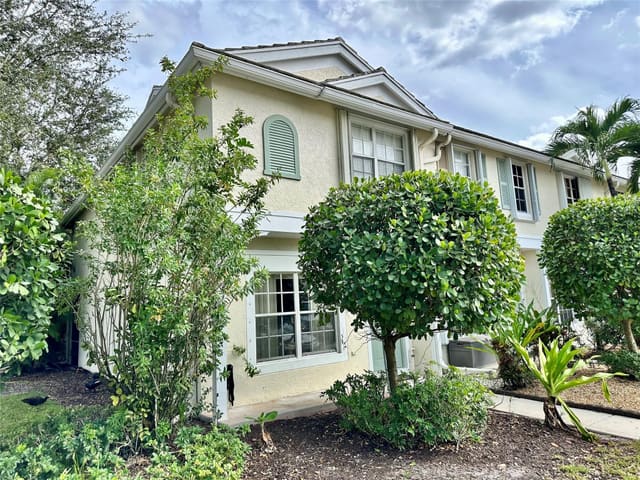 5679 NW 99th Lane, sold in Coral Reef Club, Coral Springs, FL