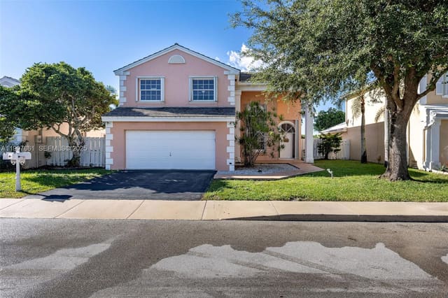 13950 Oak Ridge Drive, sold in Shenandoah Section Two, Davie, FL
