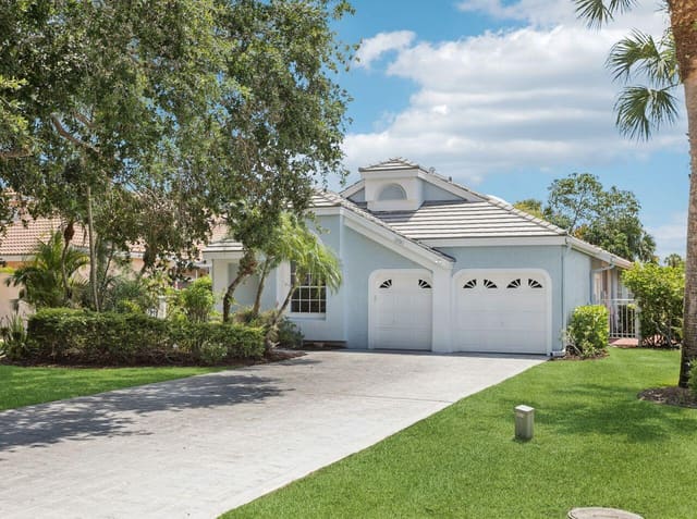 12921 Oak Knoll Drive, Palm Beach Gardens, FL 33418