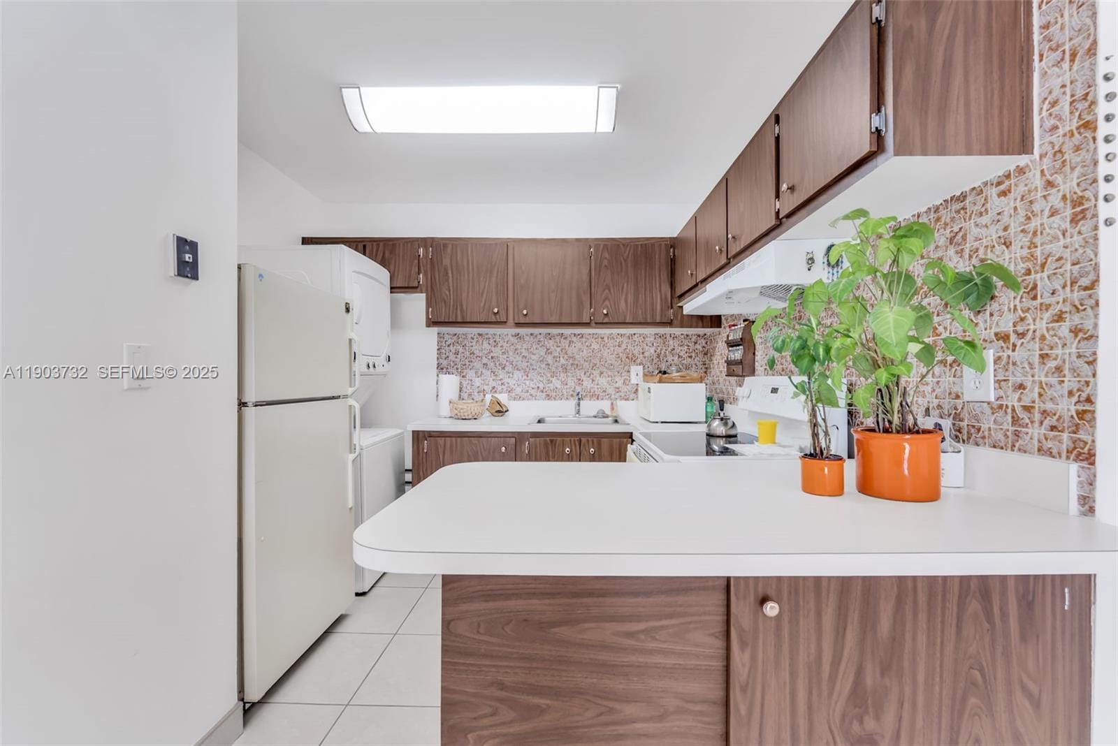 3661 SW 9th Terrace 402 — photo 4