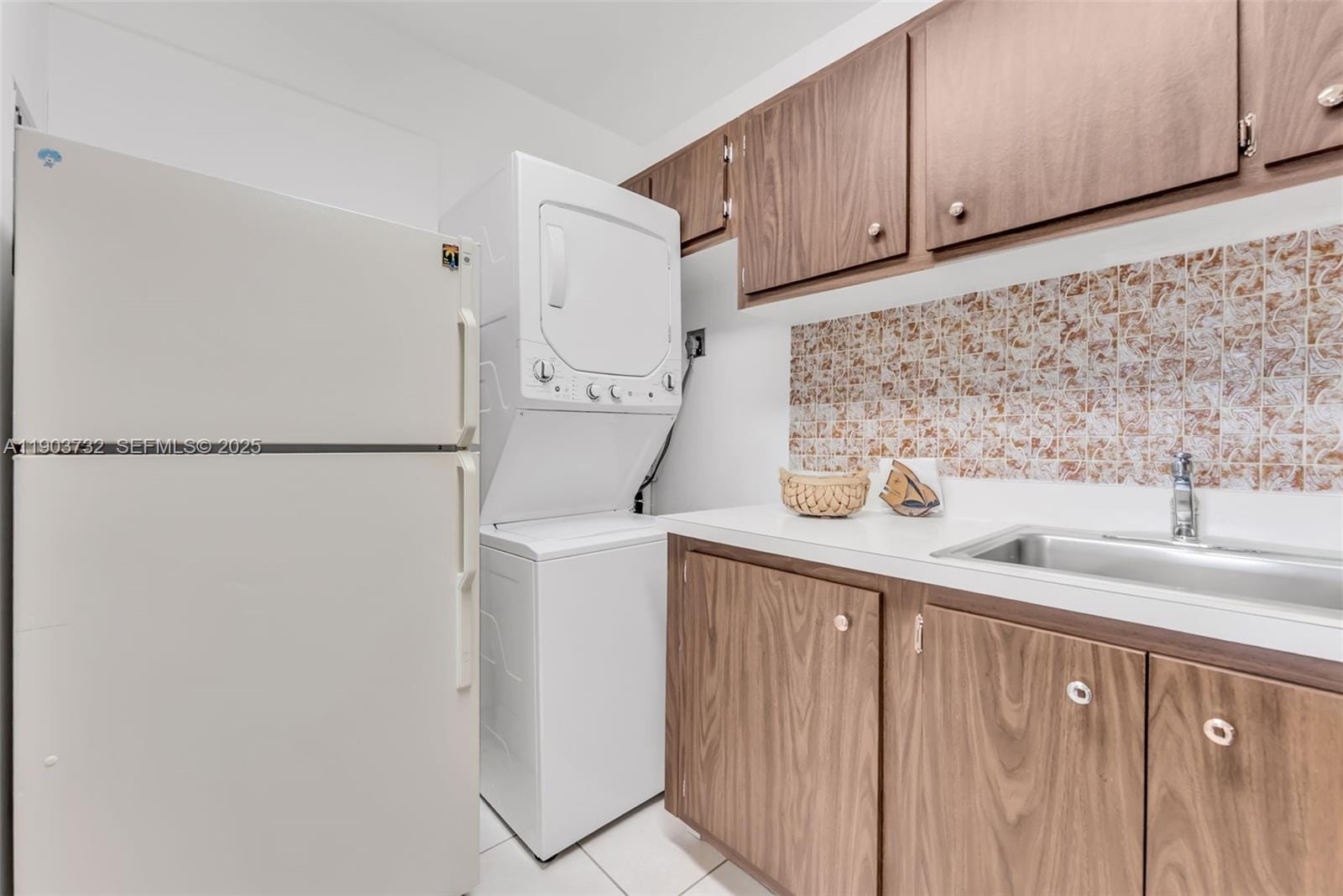 3661 SW 9th Terrace 402 — photo 5