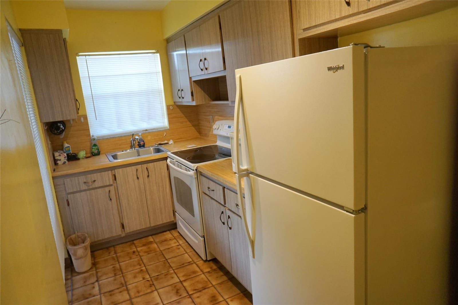 160 NE 8th Avenue 25 B, Hallandale Beach, FL 33009 photo 21