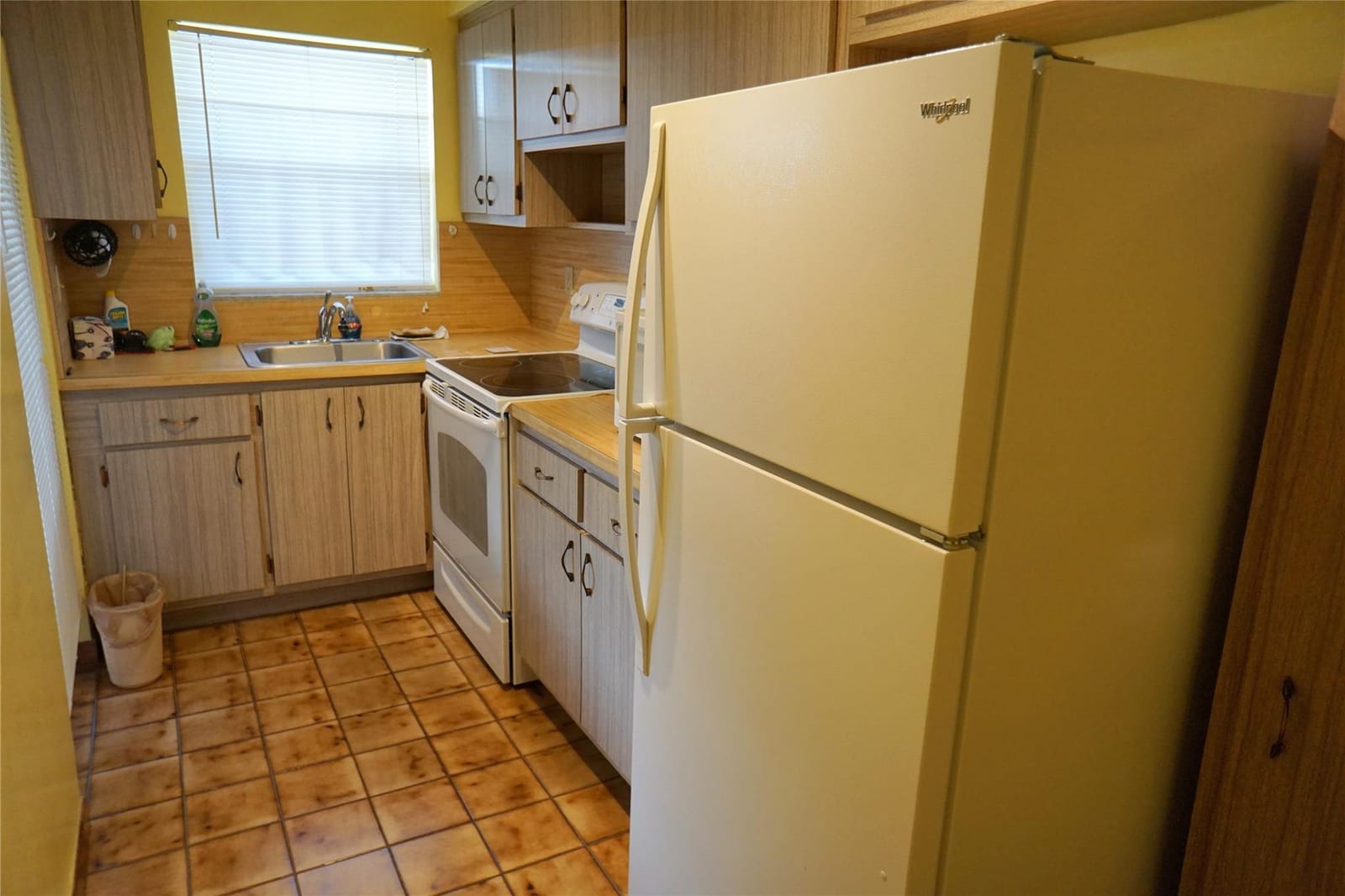 160 NE 8th Avenue 25 B, Hallandale Beach, FL 33009 photo 22
