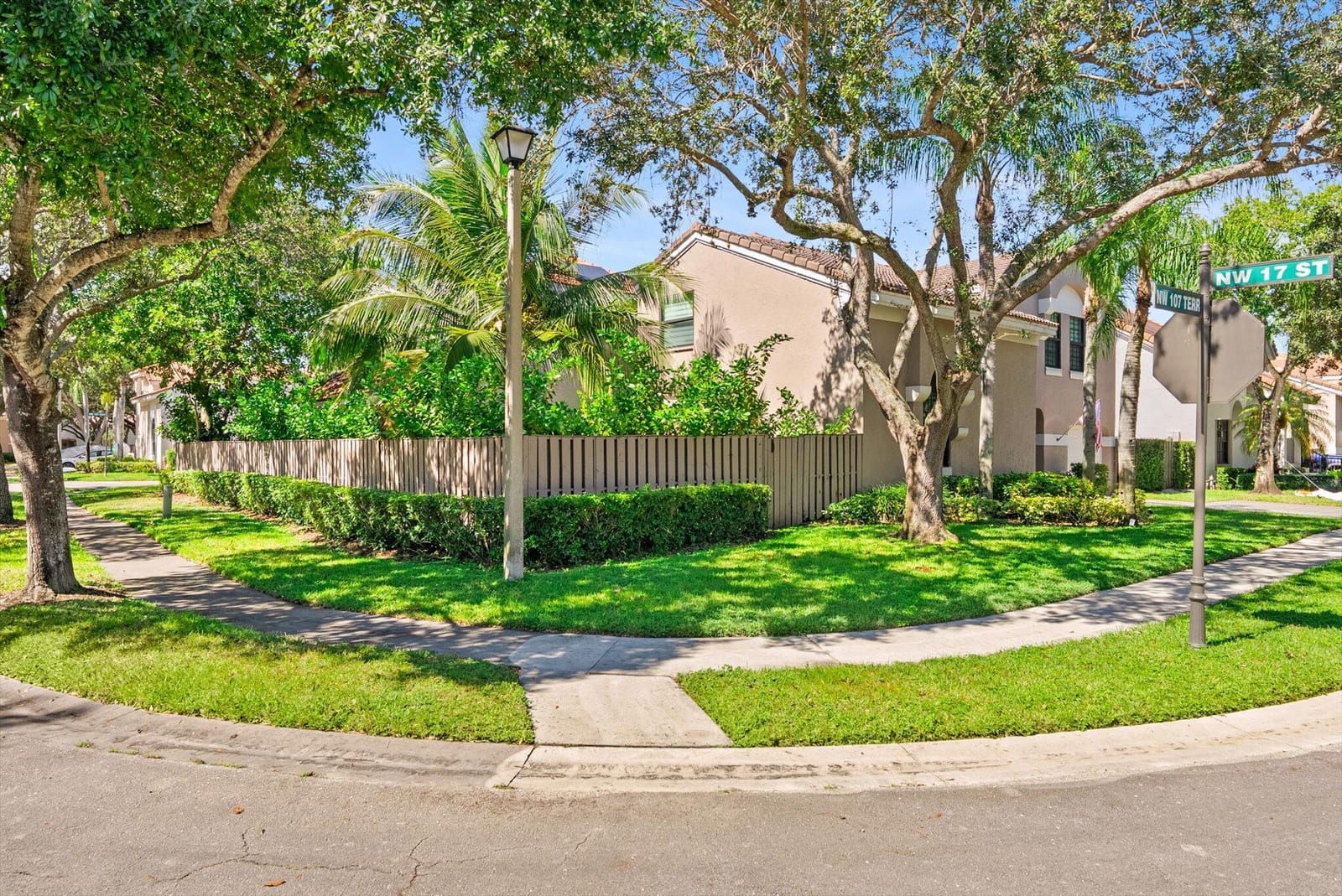 1701 NW 107th Terrace, Plantation, FL 33322 photo 2