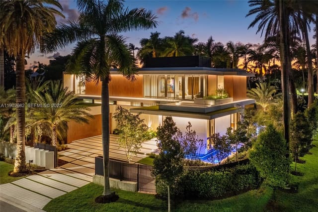1800 W 27th Street, sold in Sunset Islands-Island No 2, Miami Beach, FL