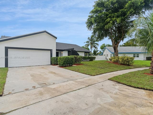 4421 NW 73rd Avenue, sold in Boulevard East, Lauderhill, FL