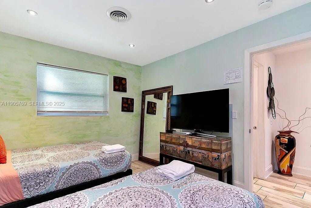 4521 NE 15th Terrace — photo 7
