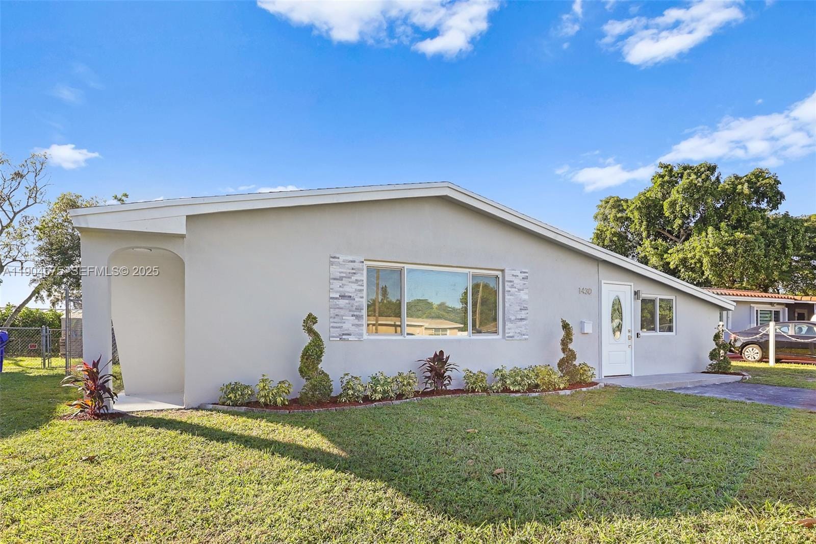 1430 N 65th Avenue, Hollywood, FL 33024 photo 2
