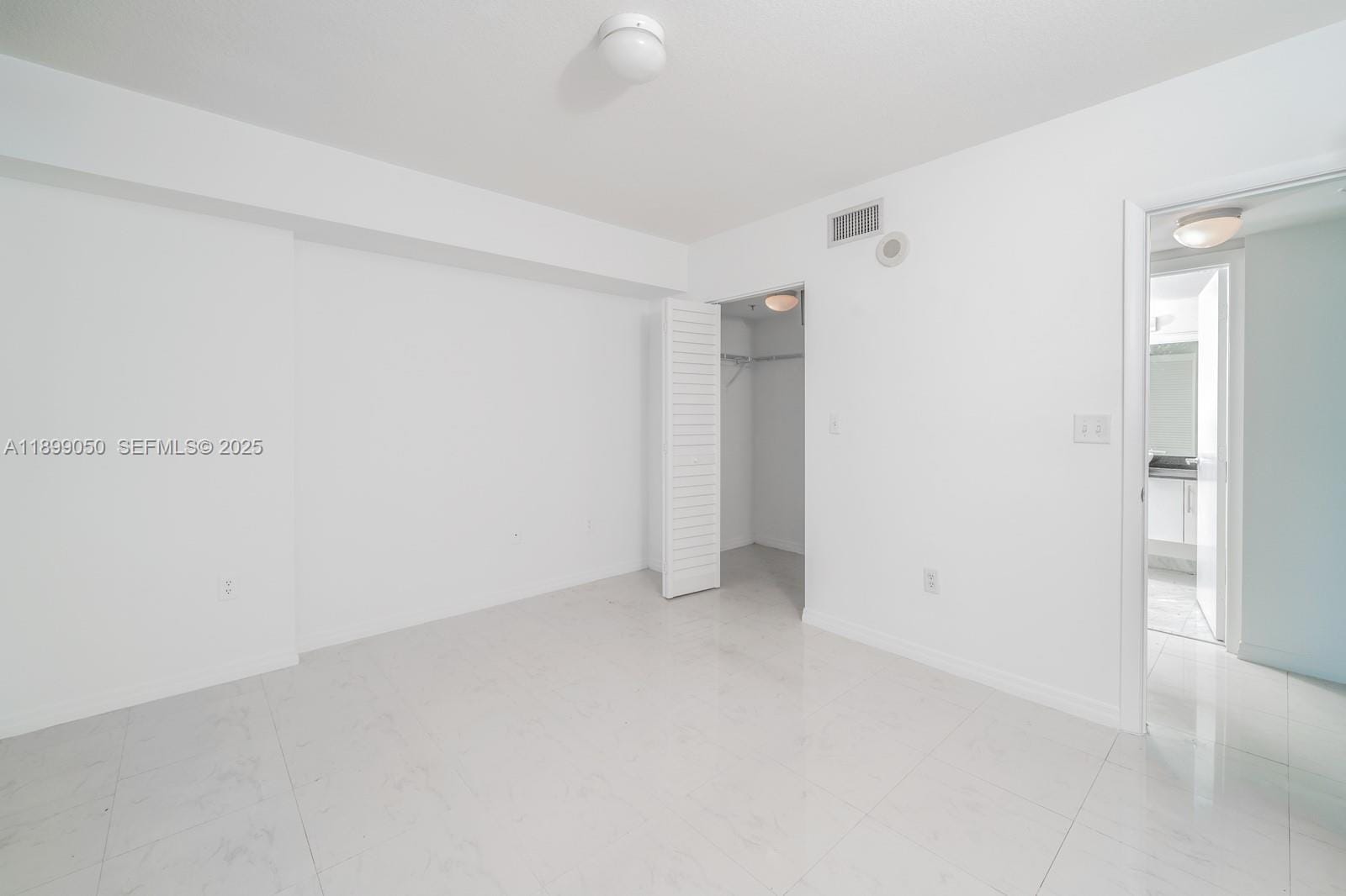 31 SE 5th Street 1507, Miami, FL 33131 photo 6