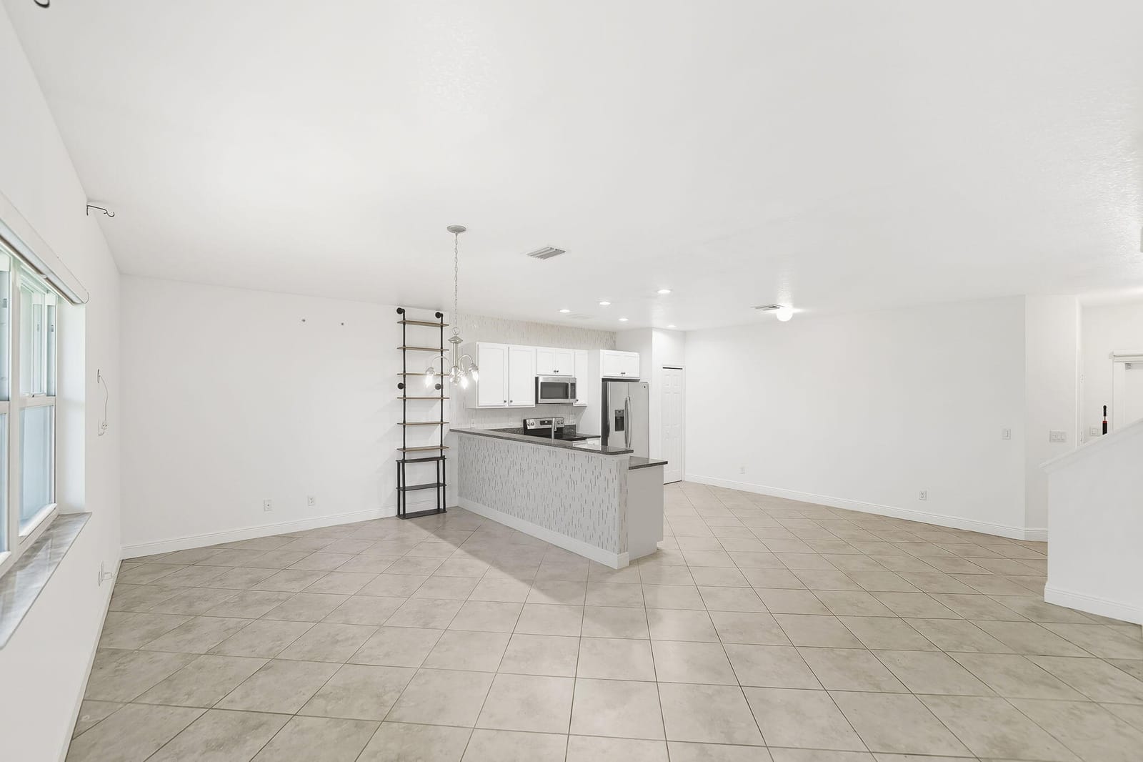 956 NE Trailside Run — photo 8