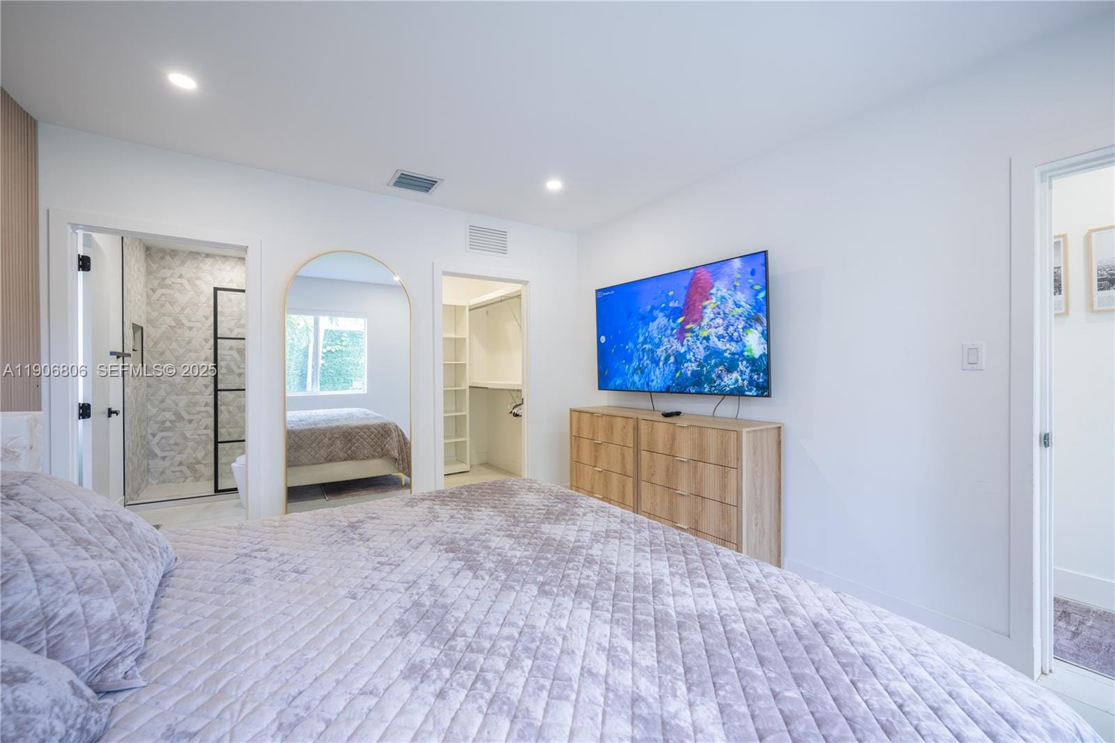 545 NW 47th Street — photo 12