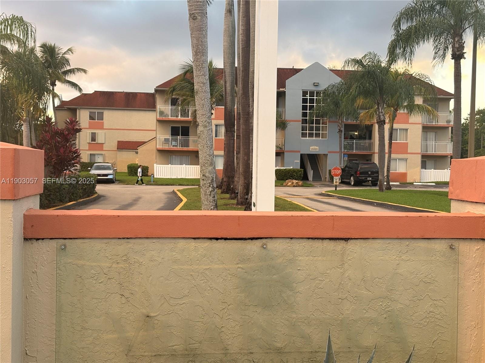 18850 NW 57th Avenue 306, Hialeah, FL 33015 photo 17