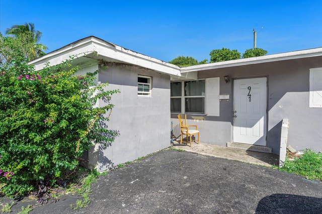 941 NE 51st Street, sold in Park Ridge, West Palm Beach, FL