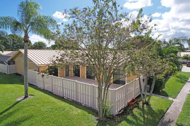 5918 Golden Eagle Circle, Palm Beach Gardens, FL 33418