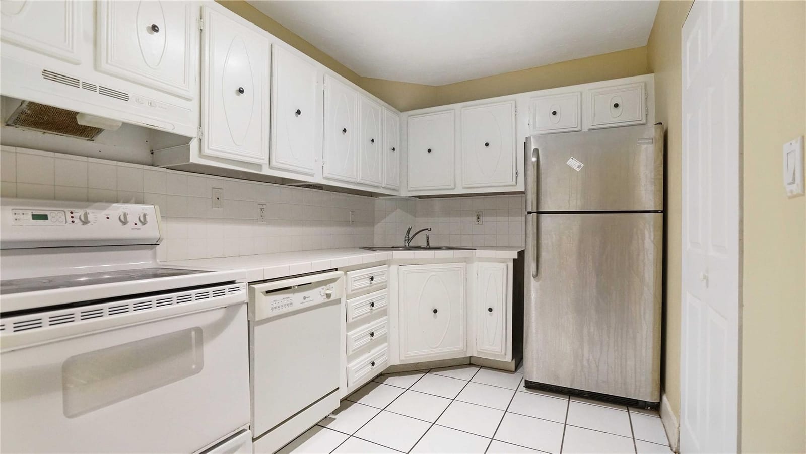 3123 Oakland Shores Drive D104 — photo 2