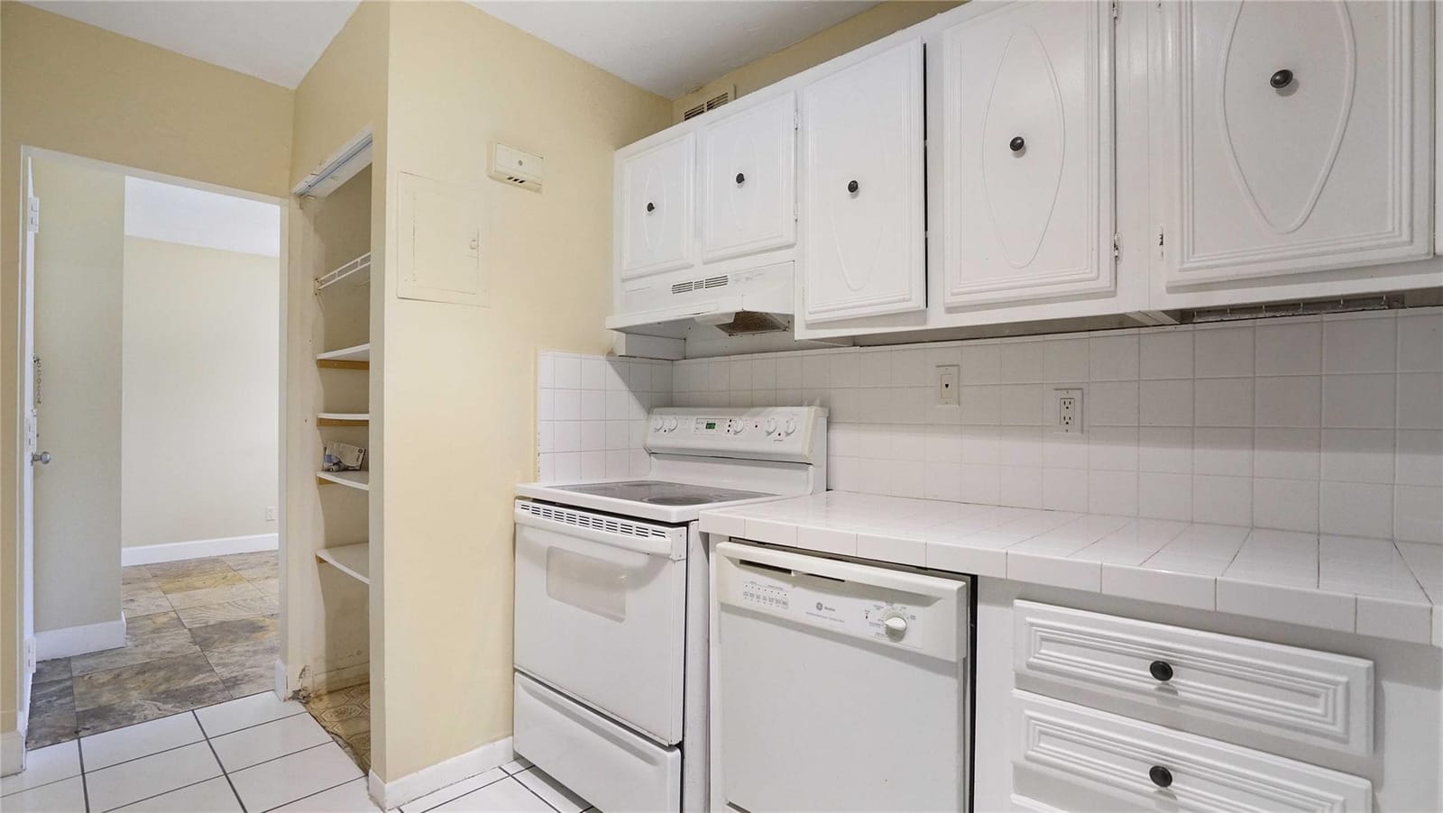 3123 Oakland Shores Drive D104 — photo 4