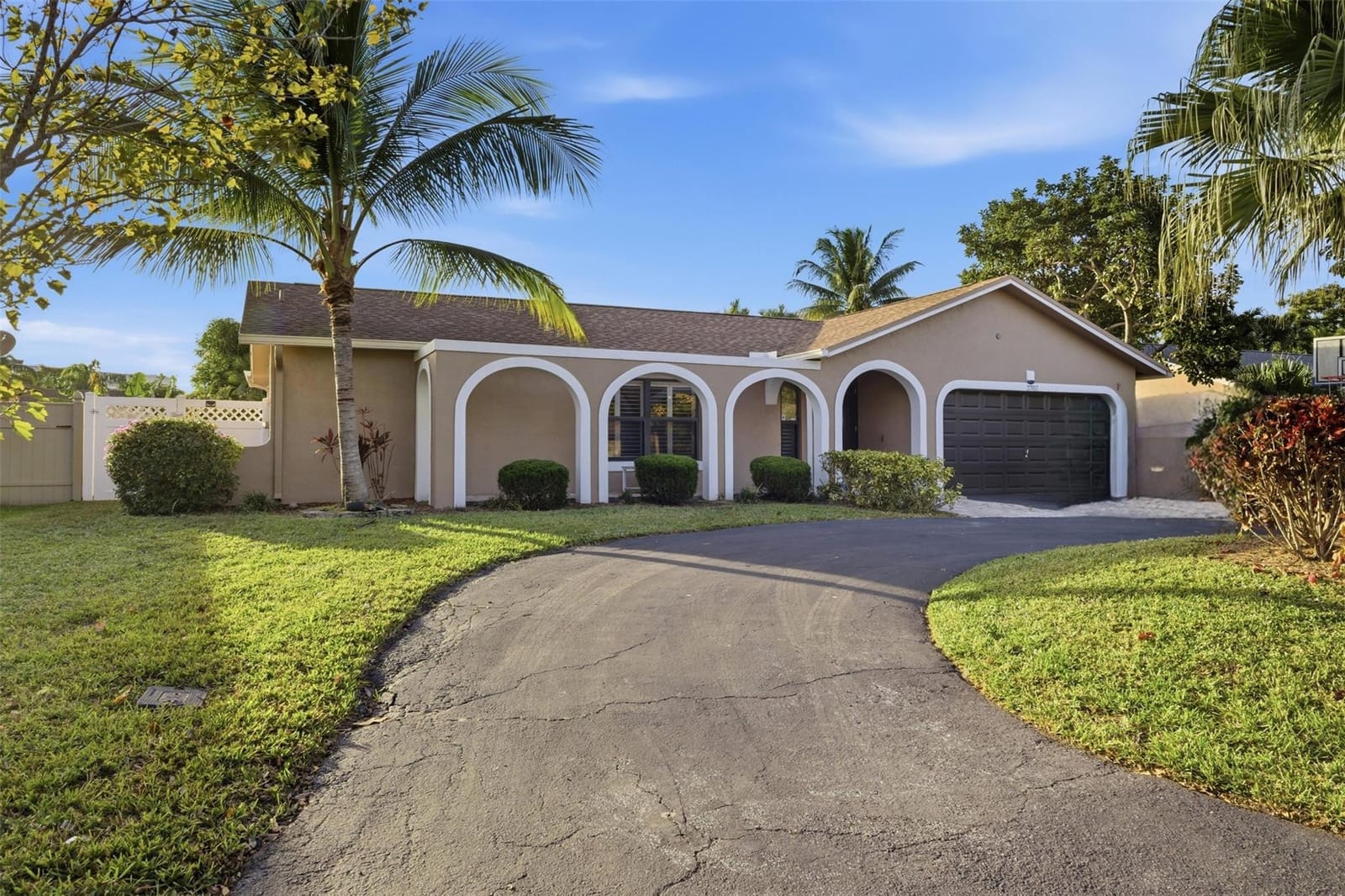 2702 NW 98th Way, Coral Springs, FL 33065 photo 2