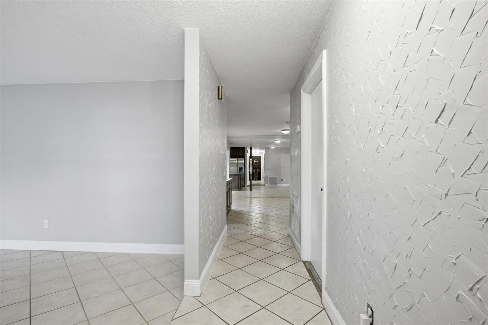 2702 NW 98th Way, Coral Springs, FL 33065 photo 4