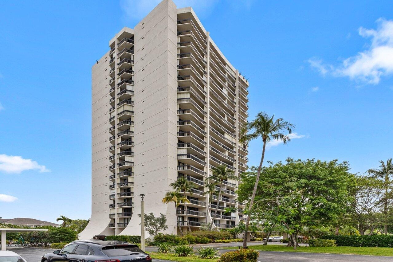 2400 Presidential Way 503, West Palm Beach, FL 33401 photo 23