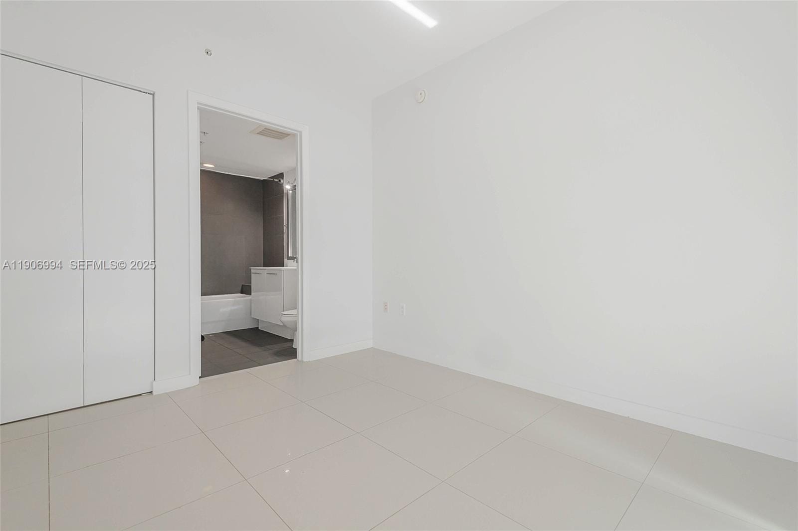 92 SW 3rd Street 3503, Miami, FL 33130 photo 17