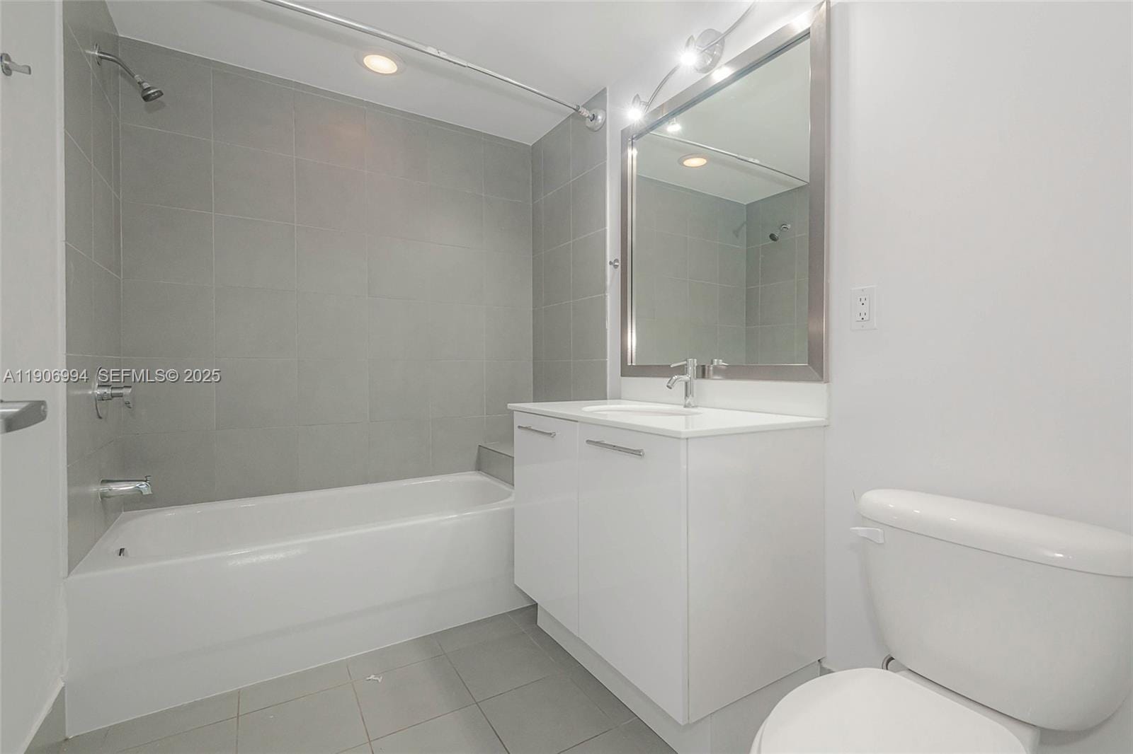92 SW 3rd Street 3503, Miami, FL 33130 photo 18