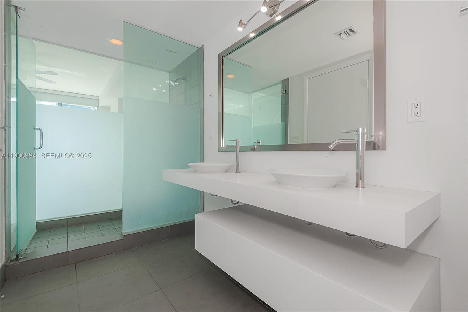 92 SW 3rd Street 3503, Miami, FL 33130 photo 25