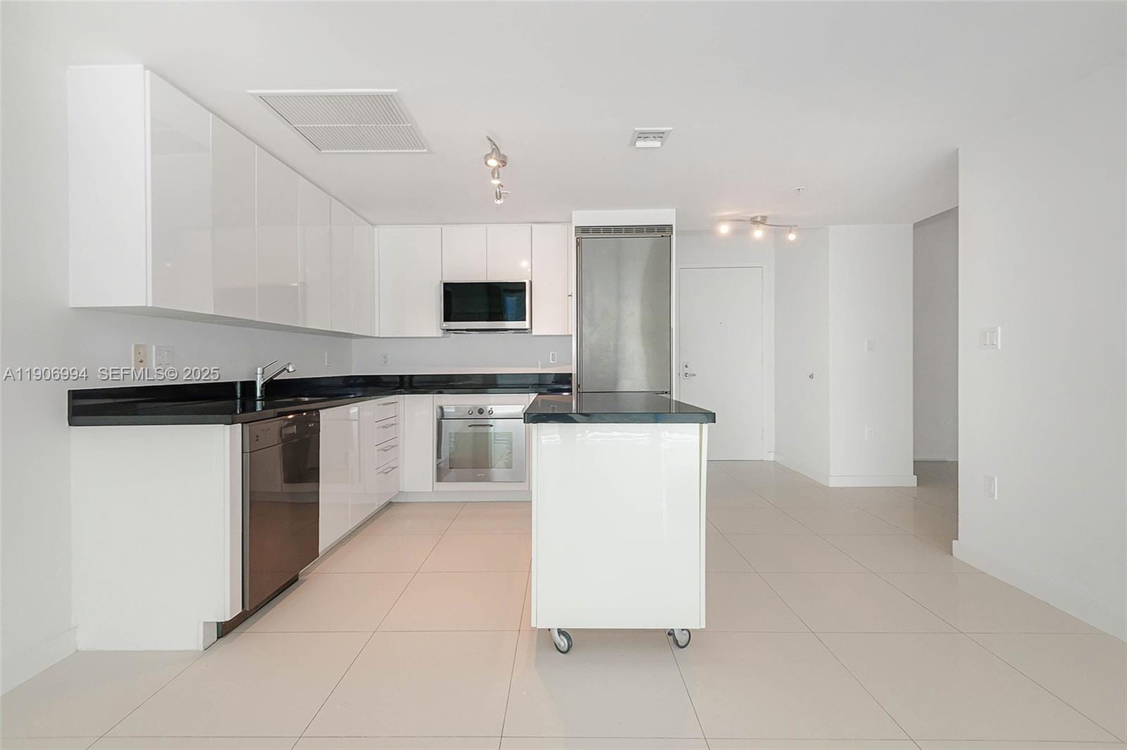 92 SW 3rd Street 3503 — photo 8