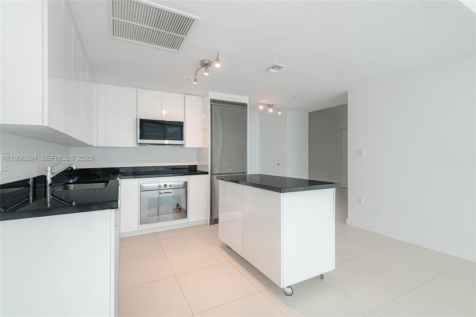 92 SW 3rd Street 3503 — photo 9
