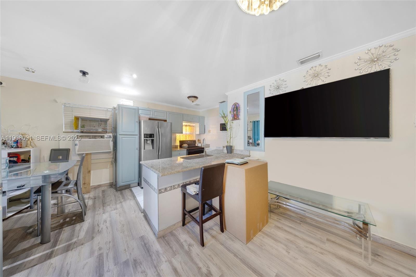 1334 SW 4th Street — photo 3