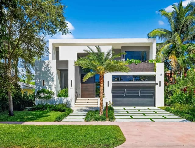 1021 W 46th Street, sold in Nautilus Addn, Miami Beach, FL