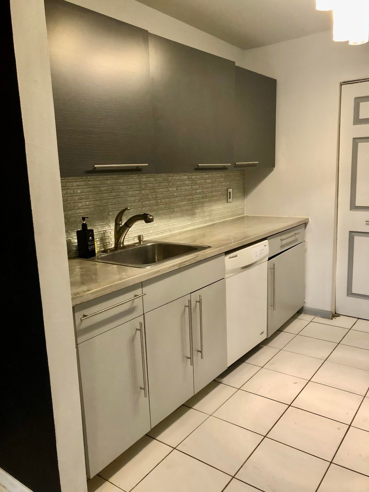 500 NE 2nd Street 204 — photo 5