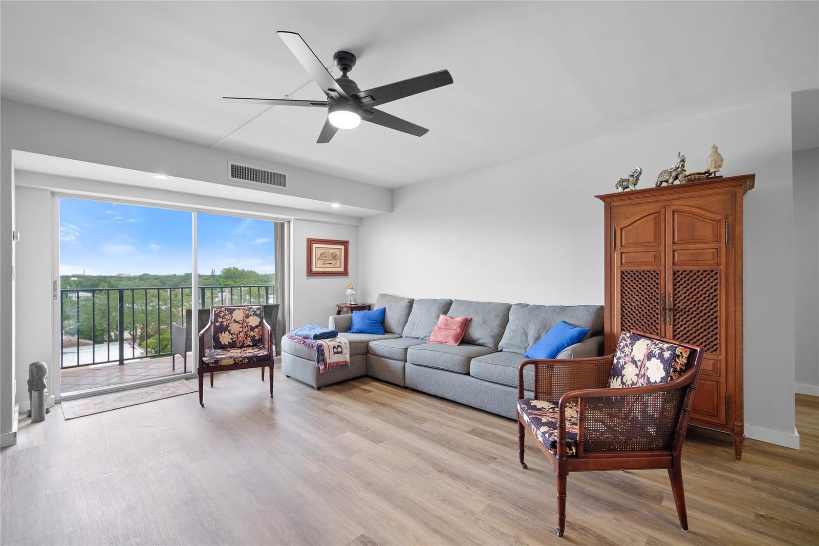 1625 SE 10th Avenue 606 — photo 3