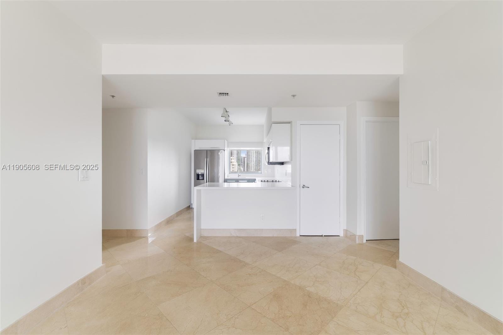 601 NE 36th Street 2304, Miami, FL 33137 photo 8