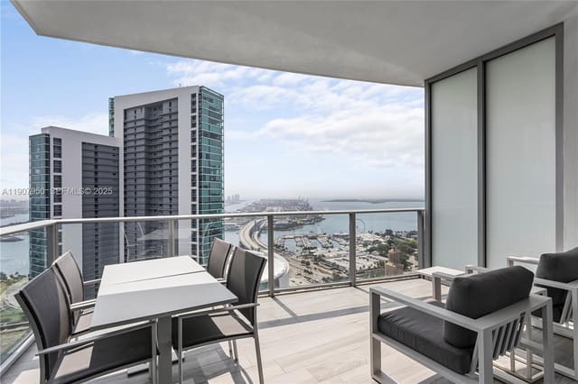 851 NE 1st Avenue 3907, Miami, FL 33132