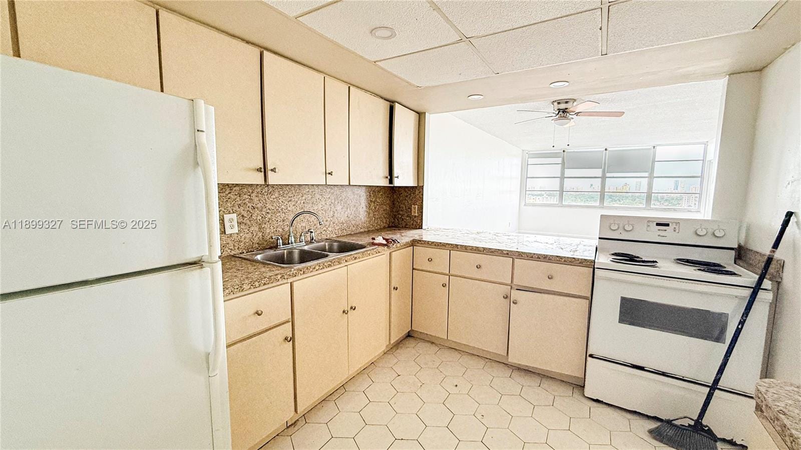 1351 NE Miami Gardens Drive 1404E — photo 5