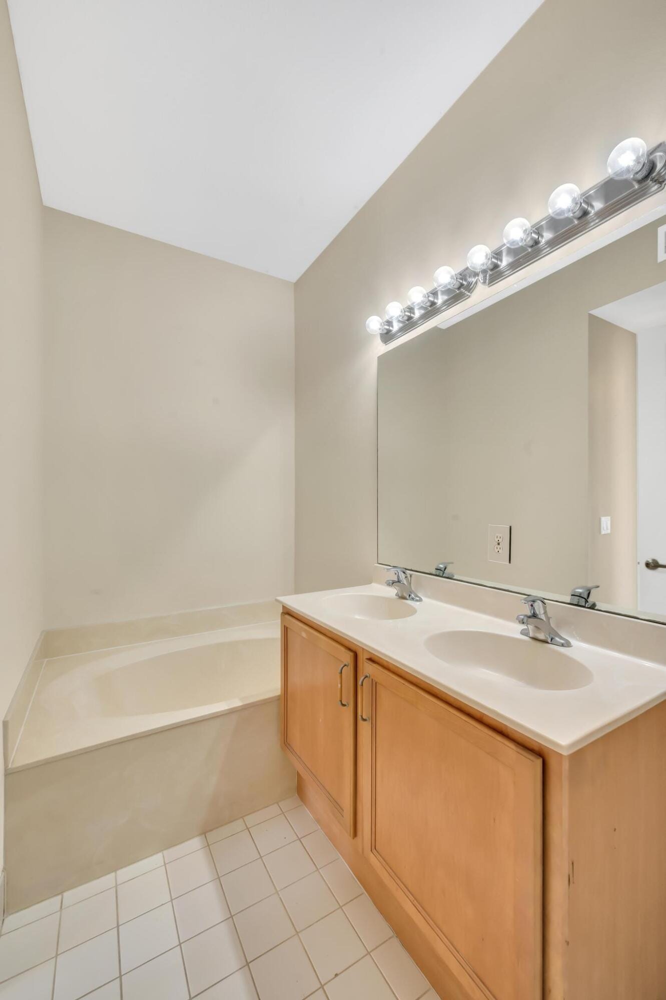 10280 SW Stephanie Way 8203 — photo 12