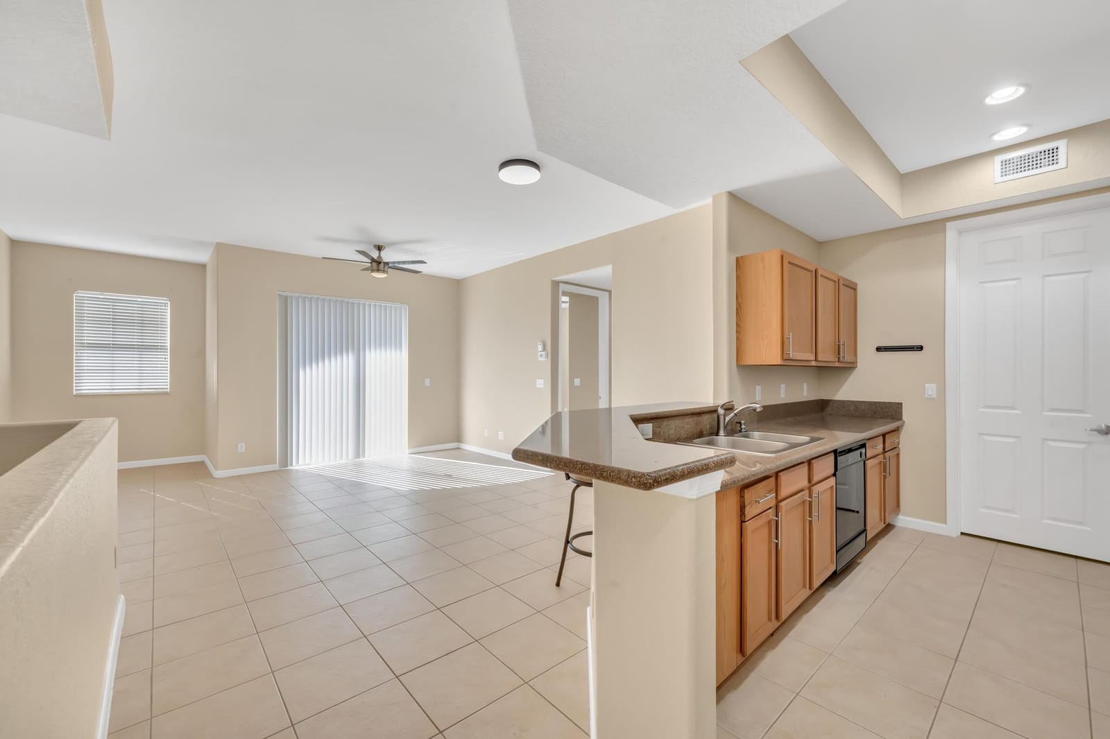 10280 SW Stephanie Way 8203 — photo 3