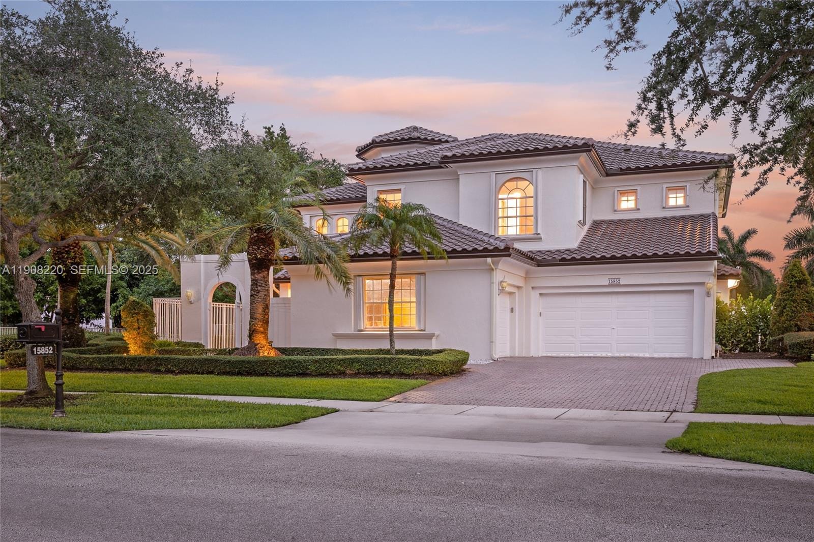 15852 SW 15th Street, Davie, FL 33326
